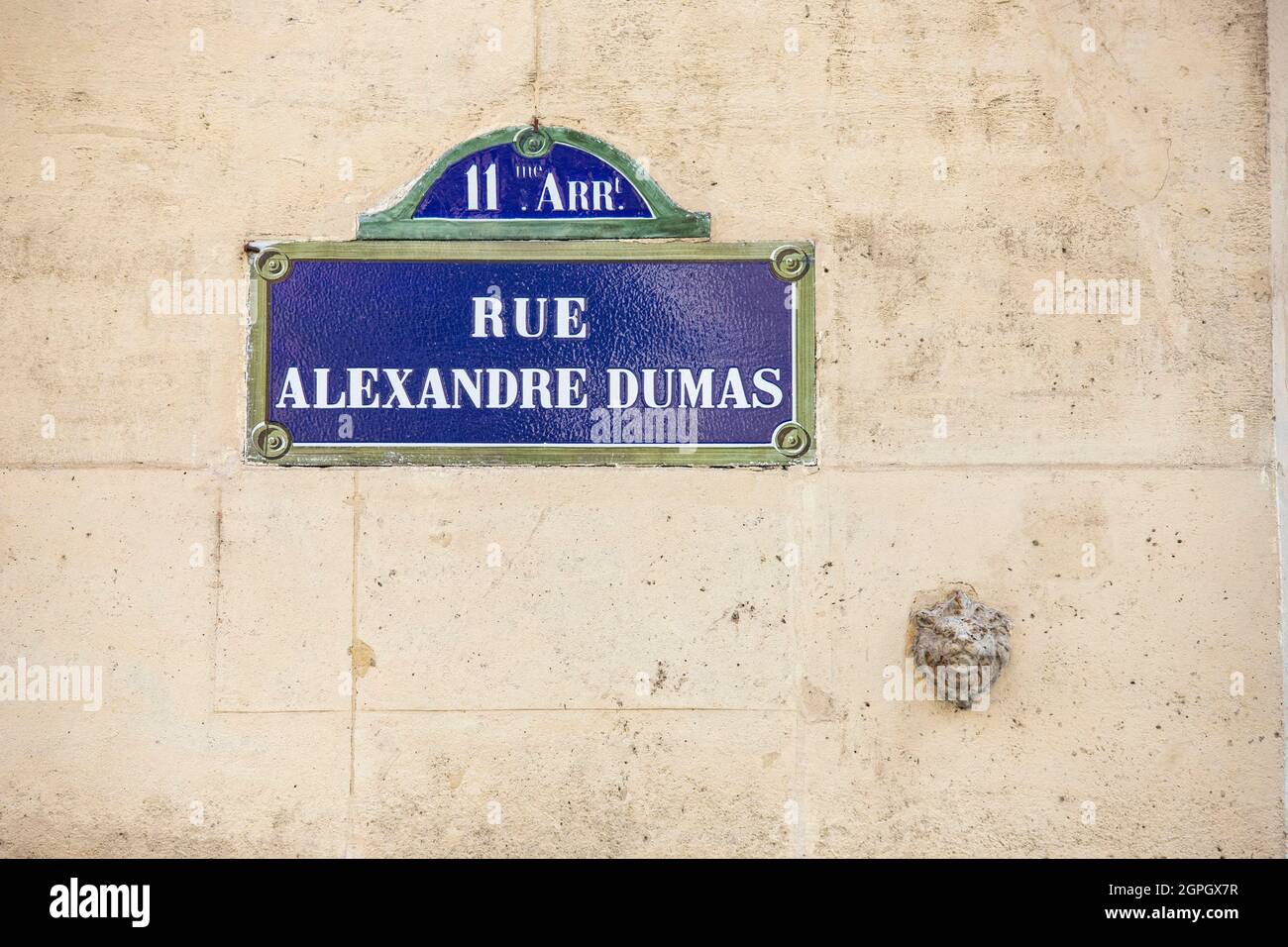France, Paris, rue Alexandre Dumas, panneau de nom de rue Banque D'Images
