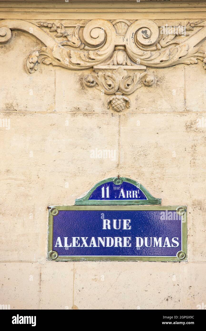 France, Paris, rue Alexandre Dumas, panneau de nom de rue Banque D'Images