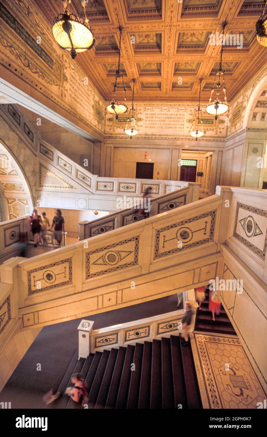 Grand escalier à Preston Bradley Hall, Chicago Cultural Center, Chicago, Illinois, États-Unis Banque D'Images