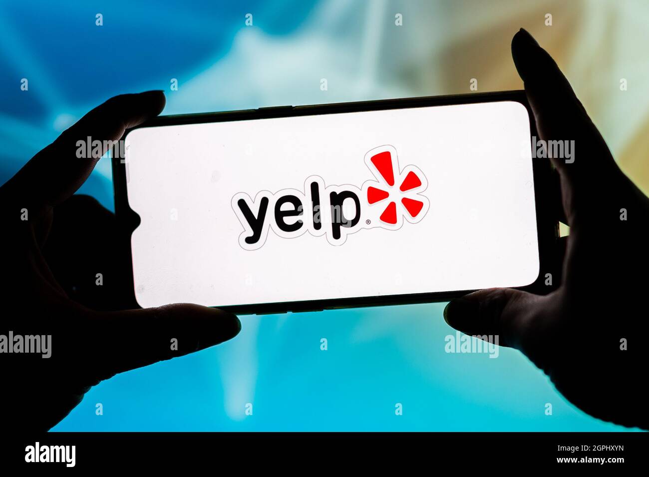 Pologne. 23 septembre 2021. Dans cette illustration, un logo Yelp apparaît sur un smartphone. (Photo de Mateusz Slodkowski/SOPA Images/Sipa USA) crédit: SIPA USA/Alay Live News Banque D'Images