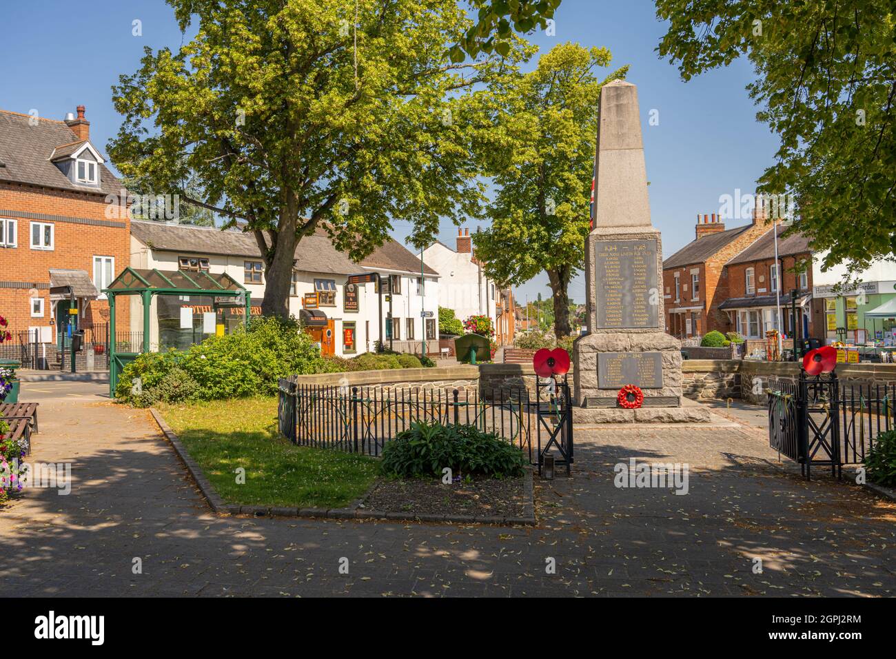 Le mémorial de guerre et le mémorial de Madeleine McCann à Rothley Leicestershire. Banque D'Images