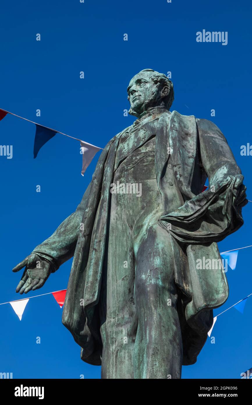 Angleterre, Hampshire, Test Valley, Romsey, statue de Lord Palmerston Banque D'Images
