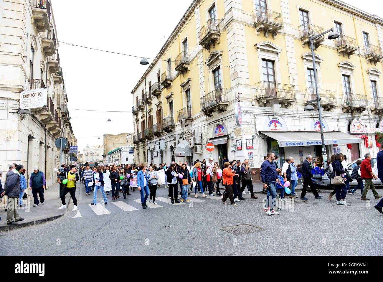 Une manifestation contre une zone industrielle à Syracuse, en Italie. Banque D'Images