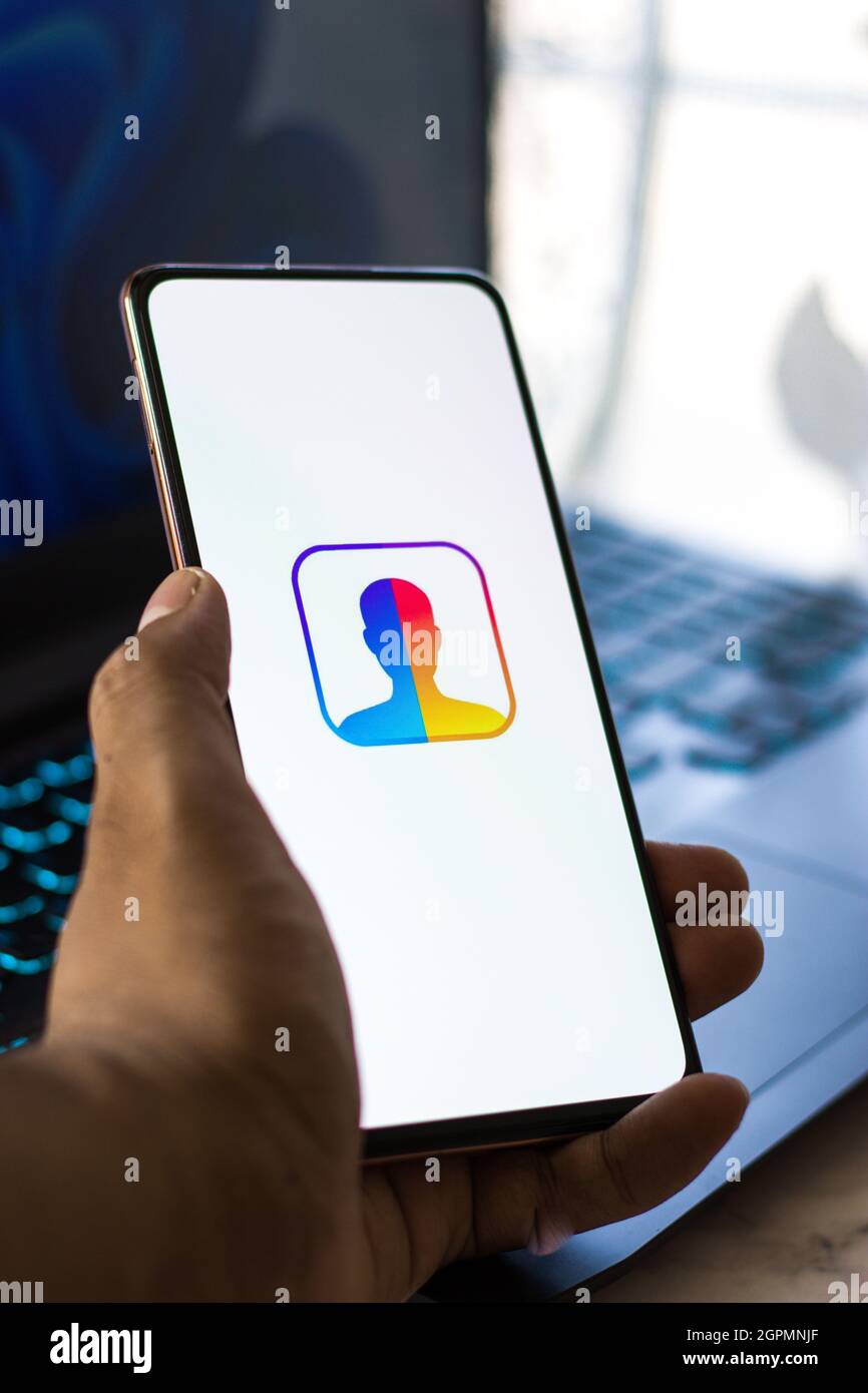 West Bangal, Inde - 28 septembre 2021 : logo de Faceapp sur l'image de stock de l'écran du téléphone. Banque D'Images