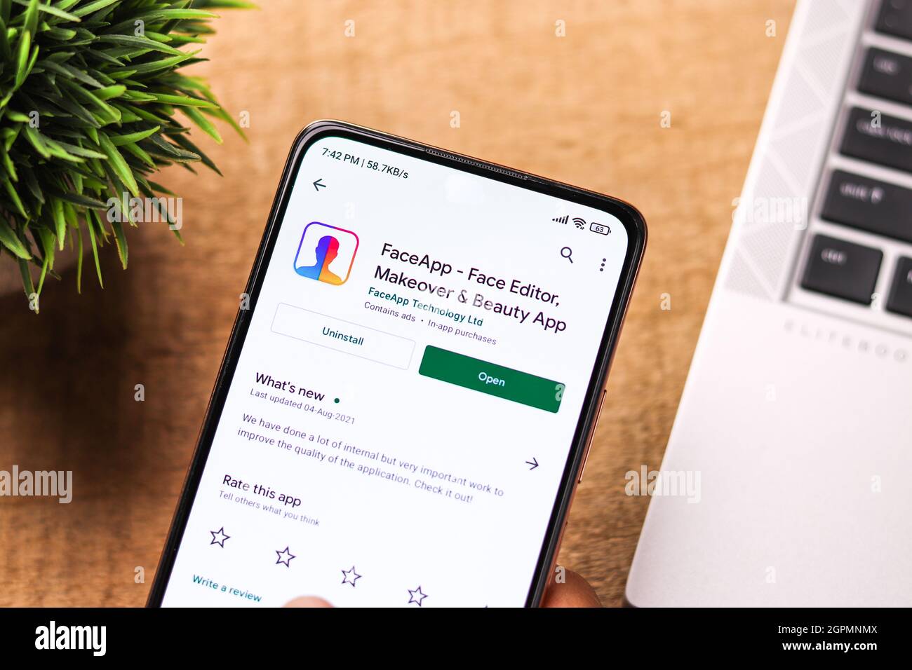 West Bangal, Inde - 28 septembre 2021 : logo de Faceapp sur l'image de stock de l'écran du téléphone. Banque D'Images