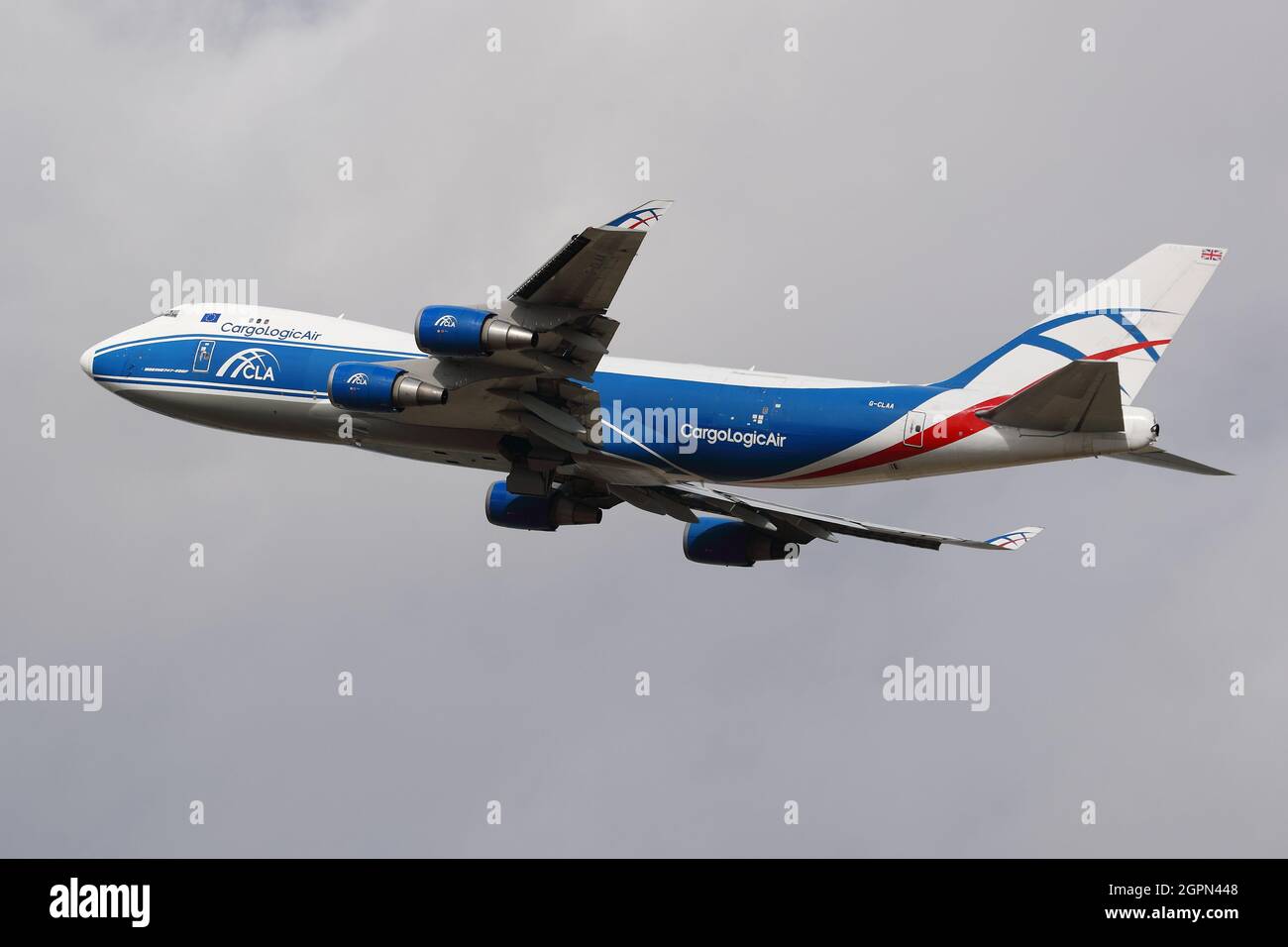 CargoLogicAir Boeing 747-400 G-CLAA cargo au départ de l'aéroport de Londres Heathrow, Royaume-Uni Banque D'Images