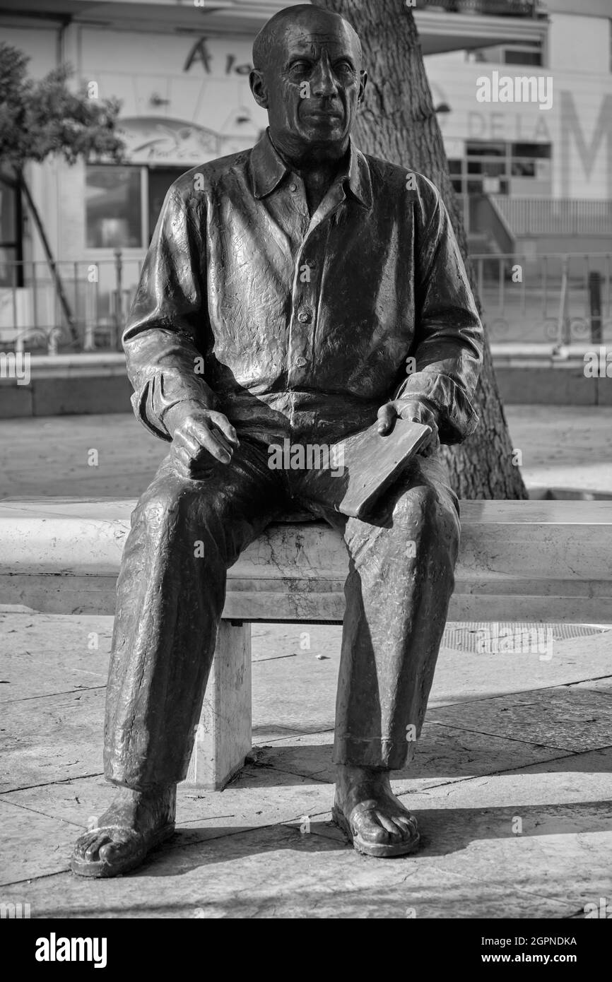 Statue de Pablo Picasso par le sculpteur Francisco Lopez Hernandez, Plaza de la Merced, Malaga, Espagne. Banque D'Images