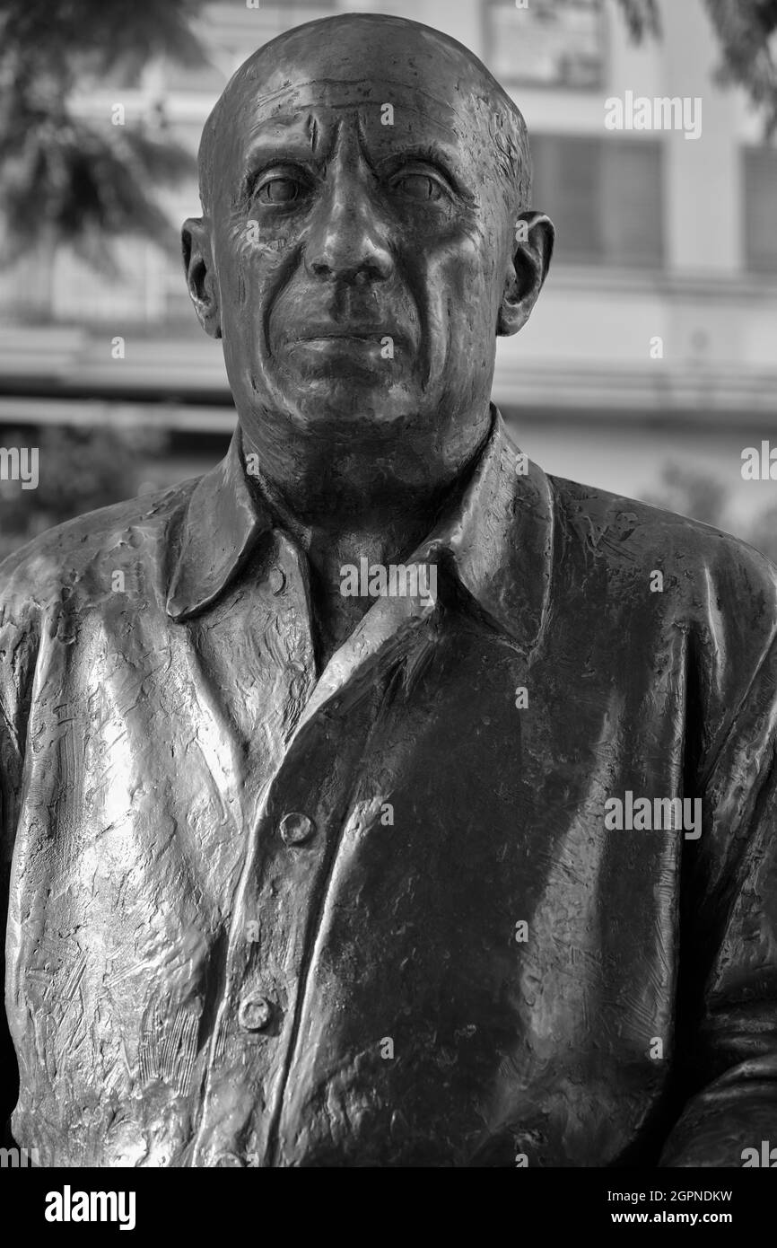 Statue de Pablo Picasso par le sculpteur Francisco Lopez Hernandez, Plaza de la Merced, Malaga, Espagne. Banque D'Images