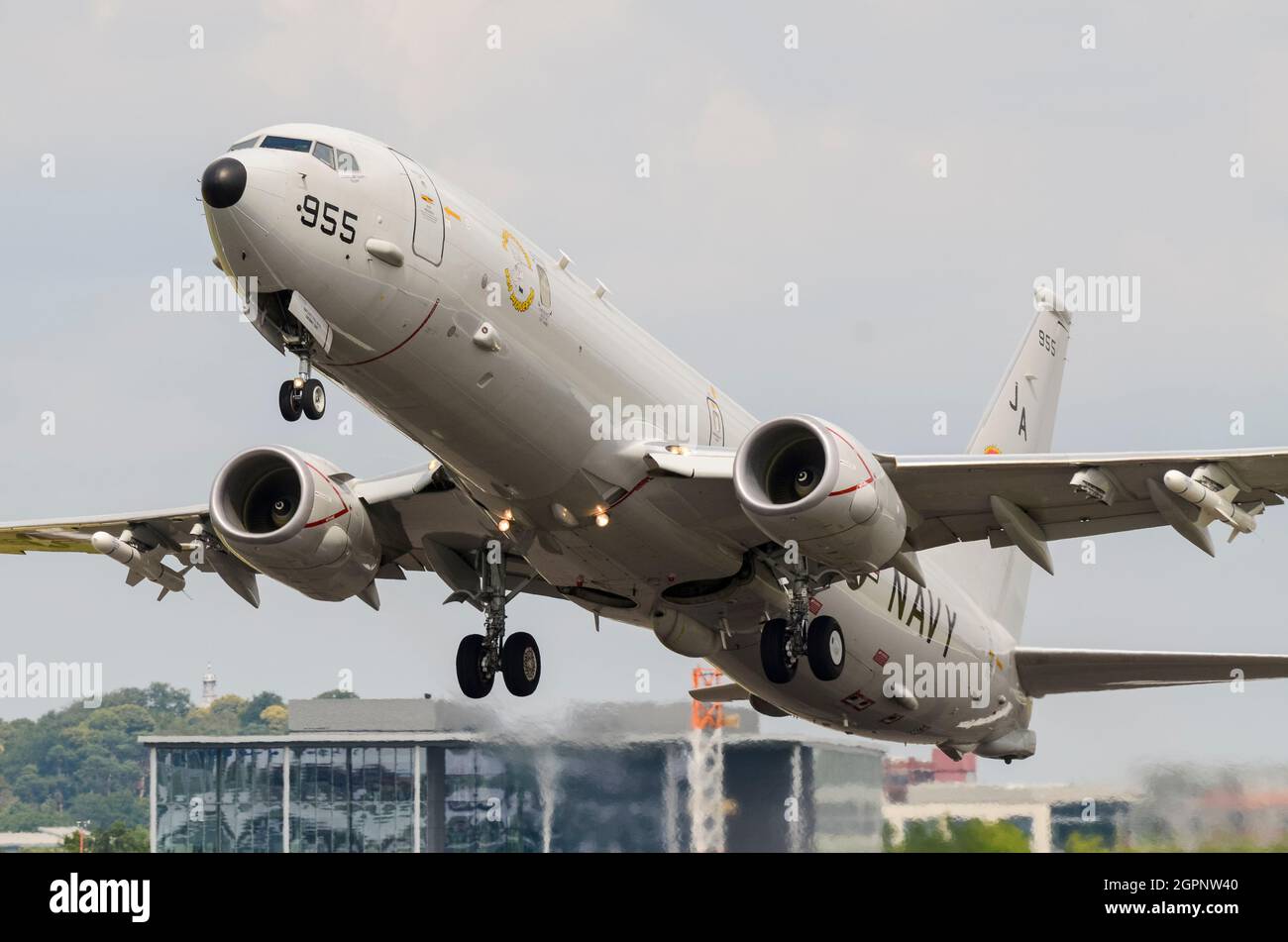 US Navy Boeing P-8 Poséidon avions militaires mis au point pour la marine des États-Unis, décollage pour exposer au salon de l'aéronautique international de Farnborough Banque D'Images