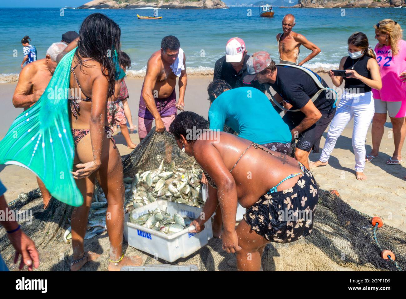 Événement communautaire de pêche artisanale, plage de Piritininga, Rio de Janeiro, Brésil Banque D'Images