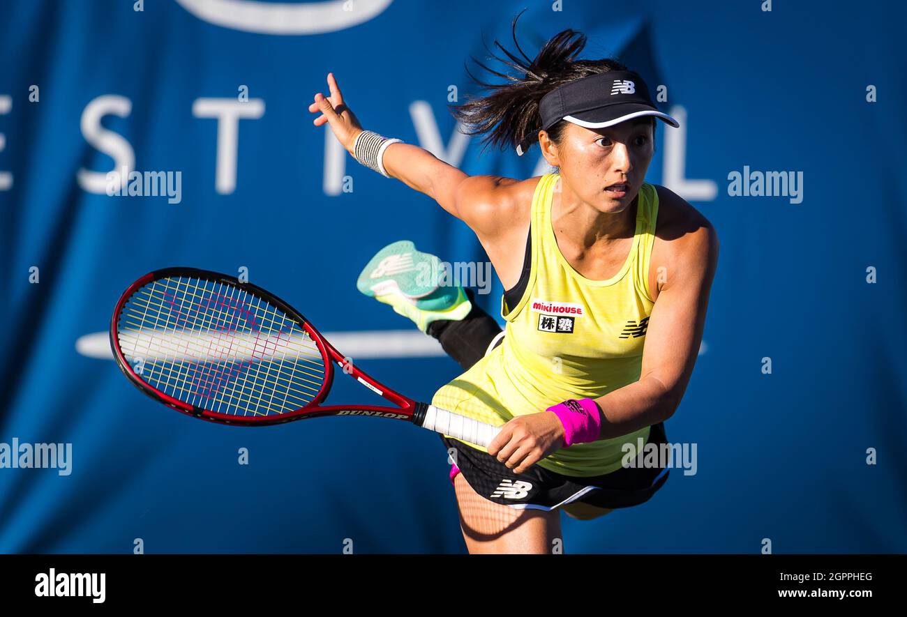 Misaki Doi du Japon en action lors du deuxième tour du tournoi de tennis  WTA 500 Chicago Fall tennis Classic 2021 contre Danielle Collins des  États-Unis le 28 septembre 2021 à Chicago,