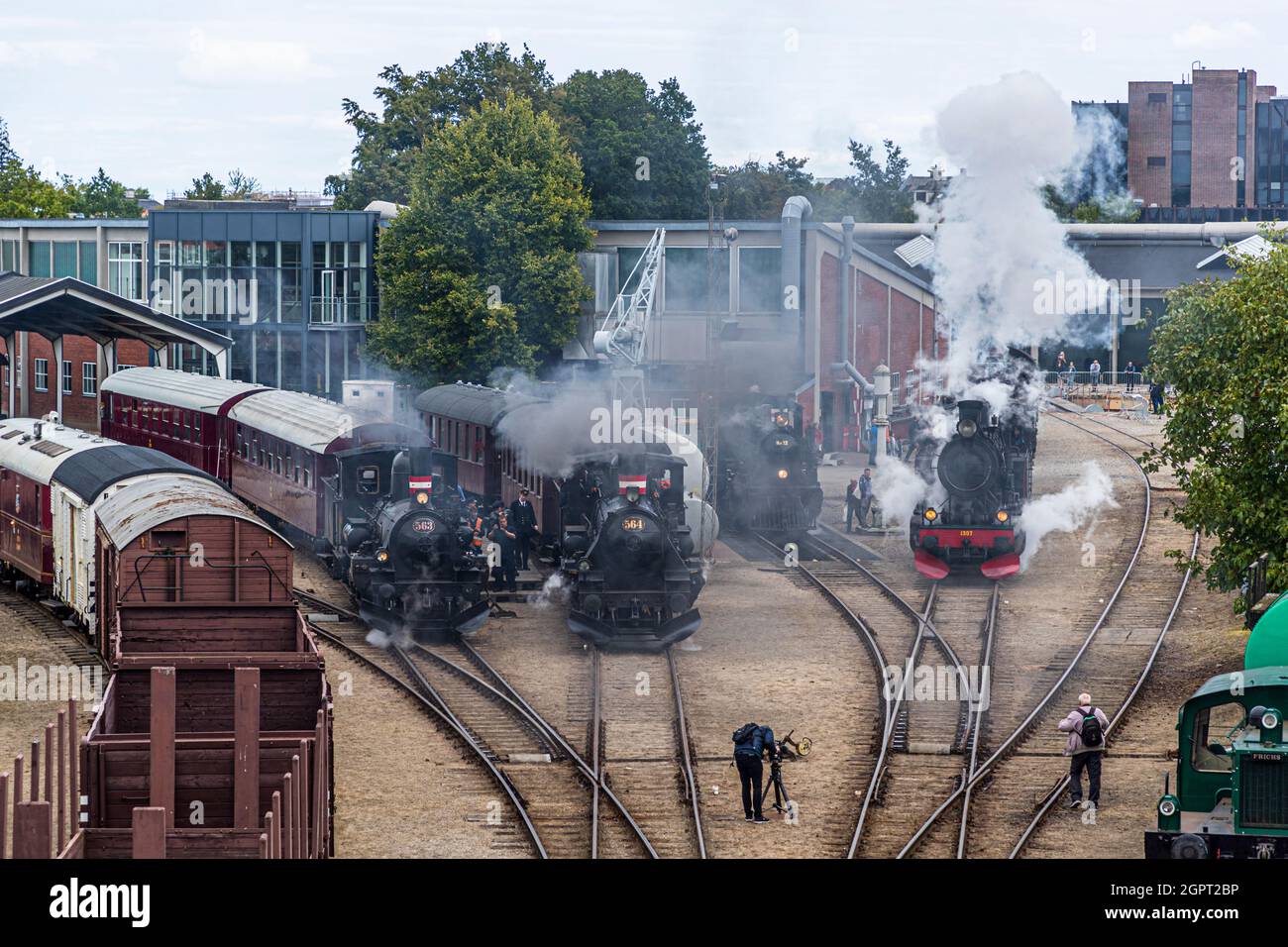Réunion de locomotive à vapeur au Musée ferroviaire d'Odense (Jernbanemuseum) à Odense, Danemark. En raison du retard d'un an de Corona, l'événement (Dampdage, 2021) a commémoré la fin de l'opération des locomotives à vapeur danoises il y a un demi-siècle en 1970 Banque D'Images