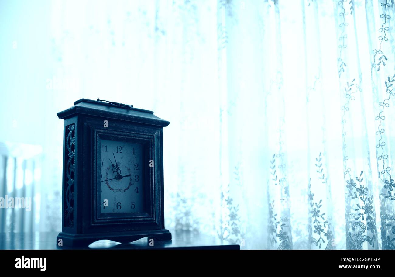 Horloge de bureau de style rétro, horloge de style ancien Banque D'Images