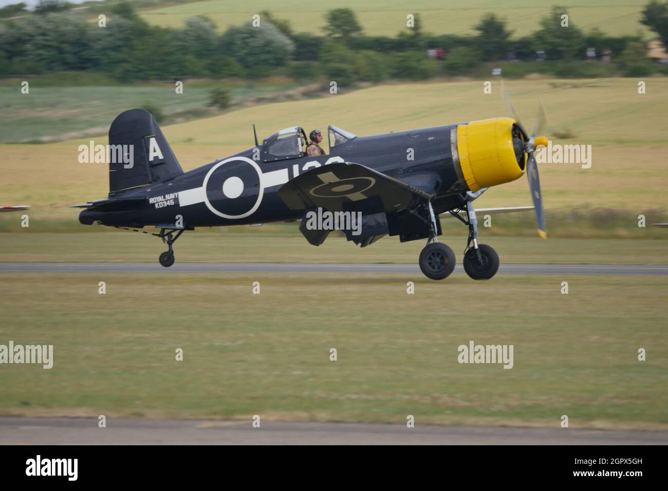 Duxford England Flying Legends Air Show 11 JUILLET 2015 chance de voir le Corsair F4U. Le F4U Corsair est un avion de chasse basé sur un transporteur américain utilisé pendant la Seconde Guerre mondiale et la guerre de Corée. Banque D'Images
