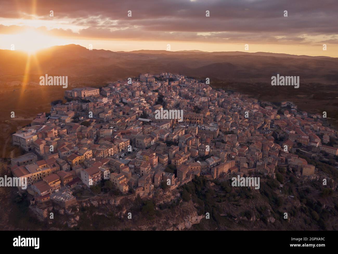 Assoro Sicile Banque D image Et Photos Alamy assoro-sicile-banque-d-image-et-photos-alamy
