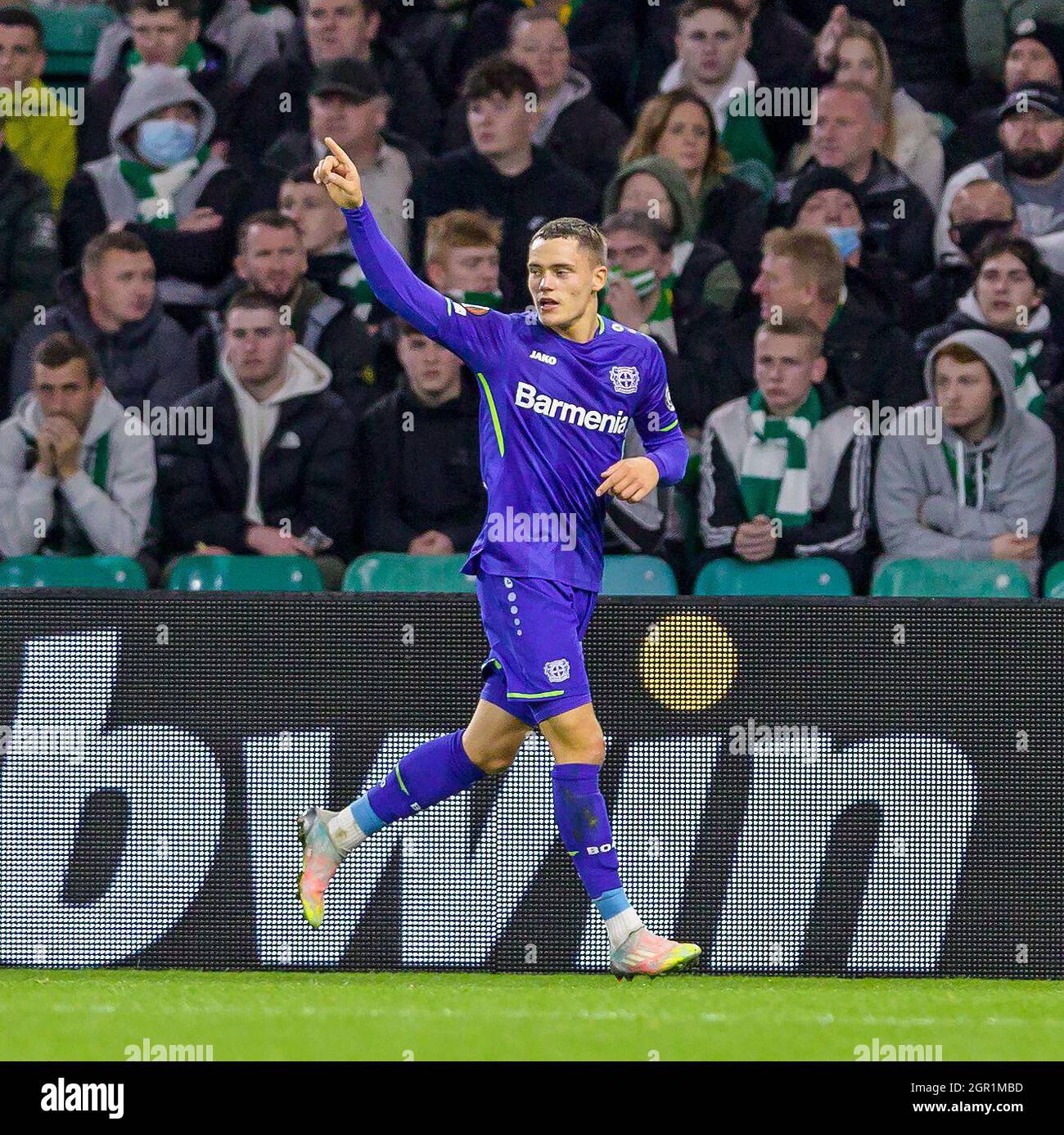 Floraian Wirtz de Bayer 04 Leverkusen fête lors du match Europa League Group G entre Celtic et Bayer 04 Leverkusen au Celtic Park, Glasgow (photo de MB Media) Banque D'Images