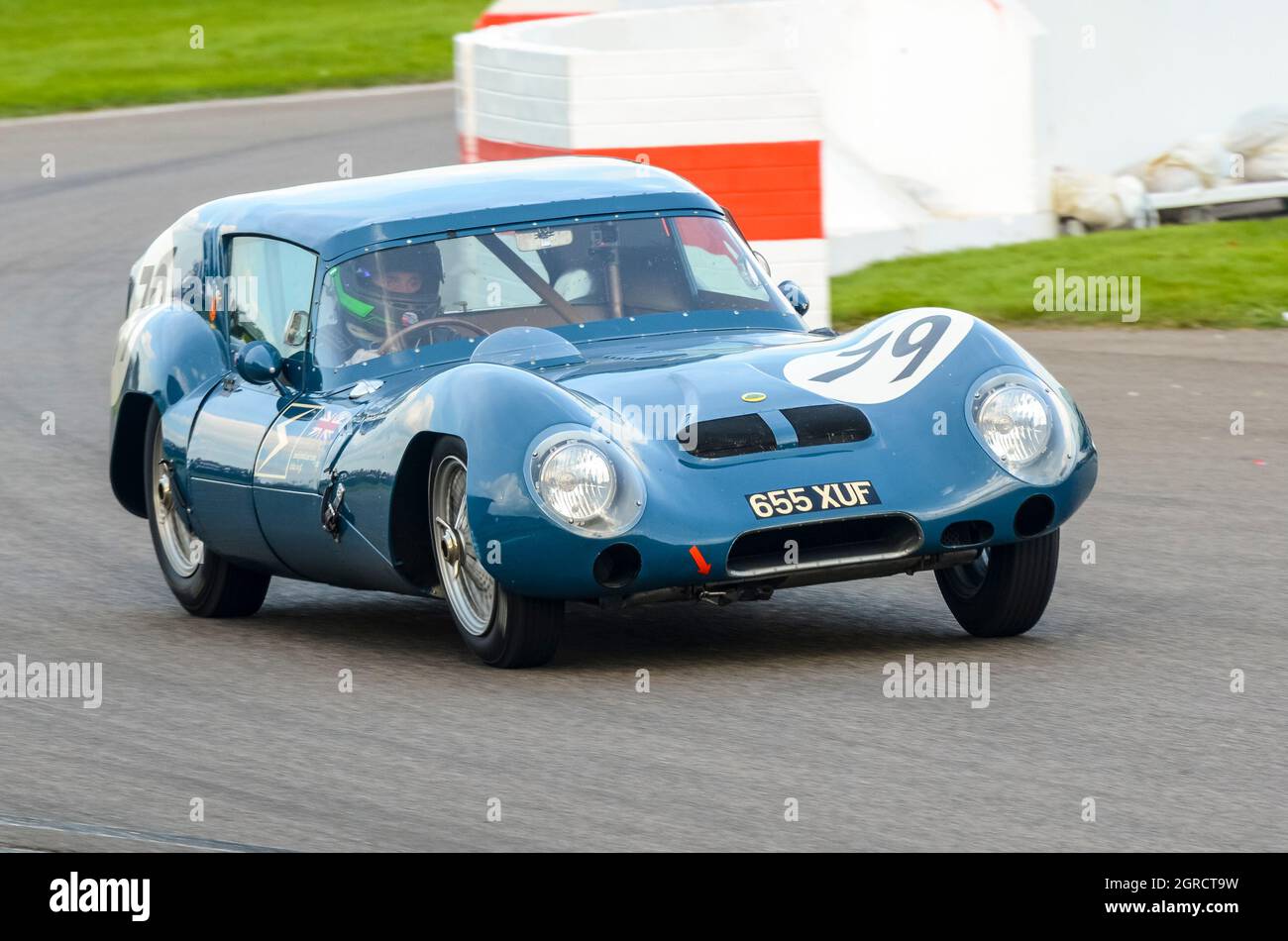 1964 Lotus Eleven GT Breadvan classique, voiture de course vintage, course dans le RAC Tourist Trophy au Goodwood Revival 2014. Lotus Eleven modifié unique Banque D'Images