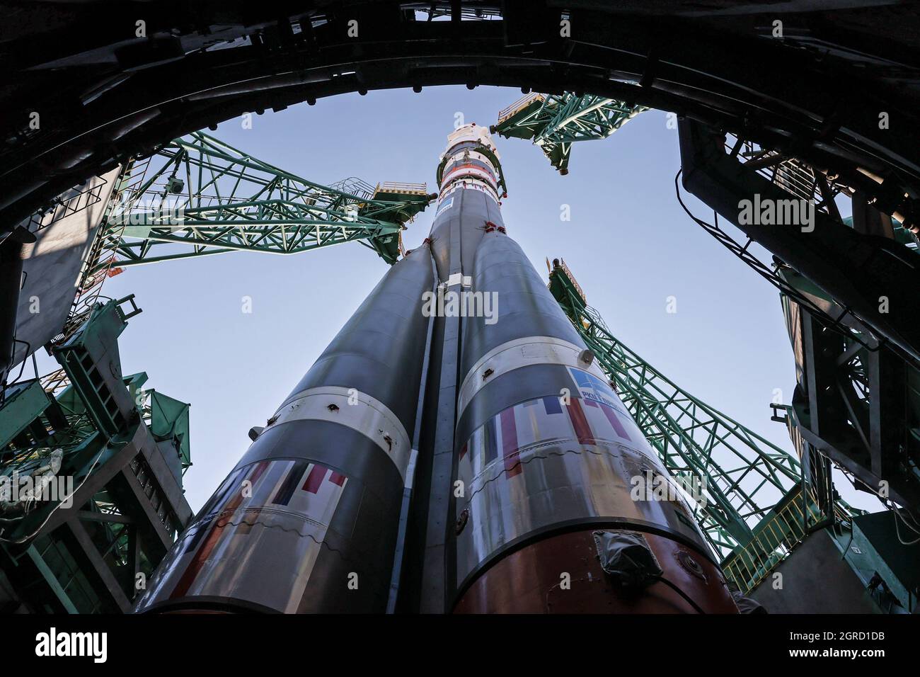 Kazakhstan 1er Octobre 21 Une Fusee Soyouz 2 1a Est Installee Sur Le Plateau De Lancement Du Cosmodrome De Baikonour Pour La Mission Soyouz Ms 19 L Equipage De La Mission Qui Comprend Le