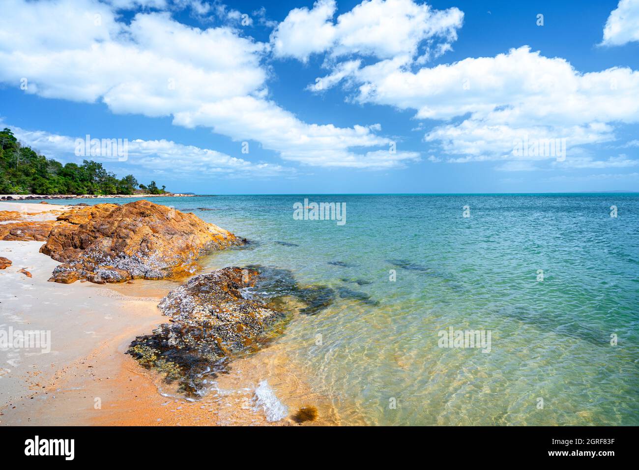 Plage d'Alau, terrain de camping d'Alau Beach, Umagico, péninsule du Cap York, Queensland du Nord Banque D'Images