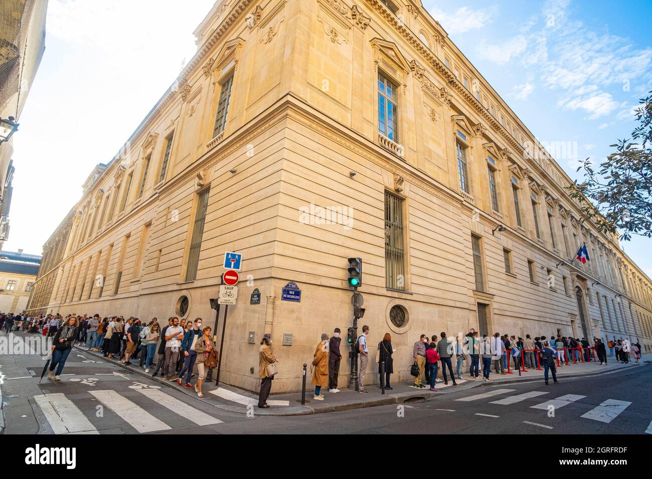 France, Paris, Institut national d'histoire de l'art (INHA), bibliothèque Richelieu, file d'attente pendant les Journées du patrimoine Banque D'Images