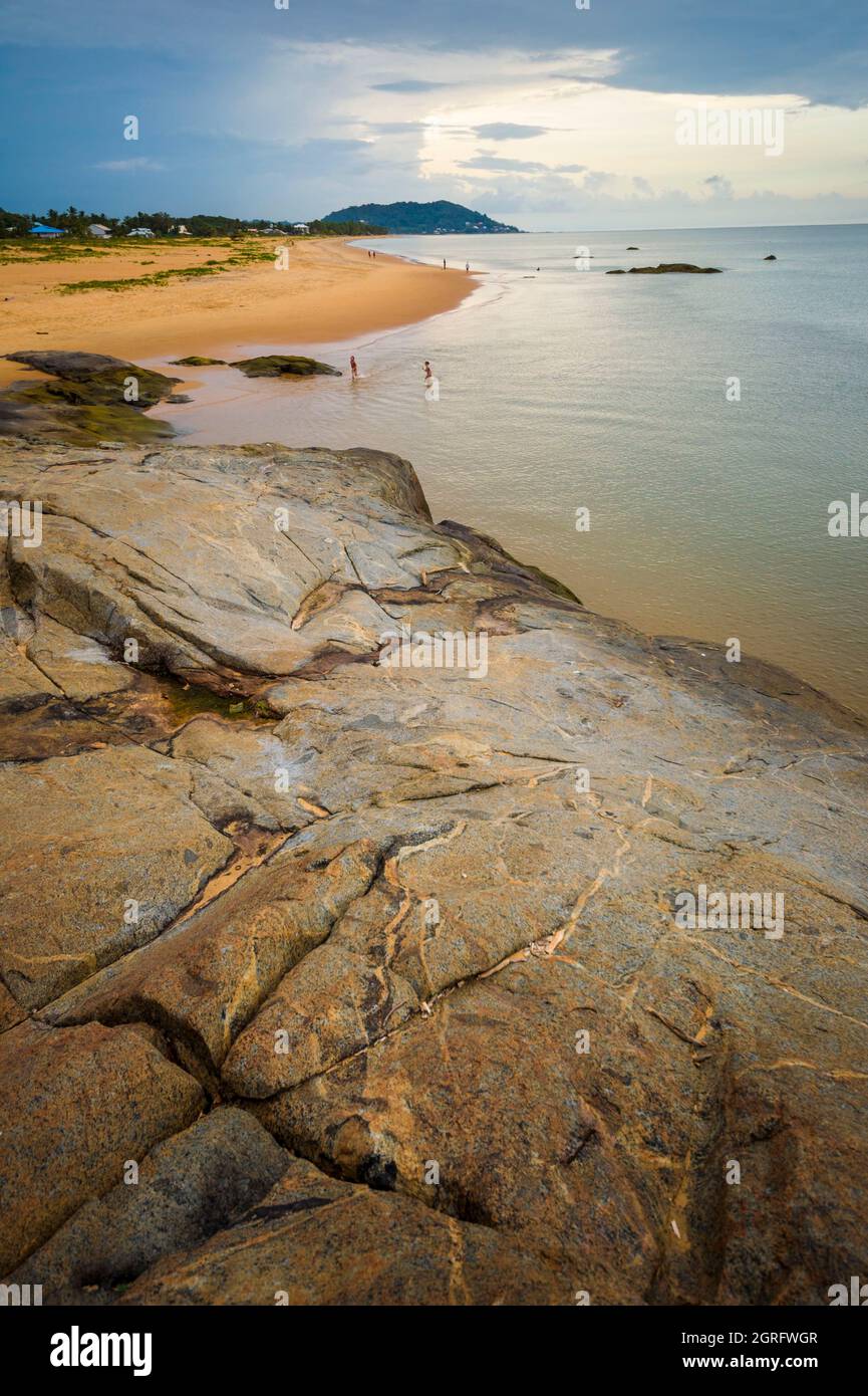 France, Guyane française, Rémire-Montjoly, Plage de Rémire-Montjoly au  coucher du soleil Photo Stock - Alamy