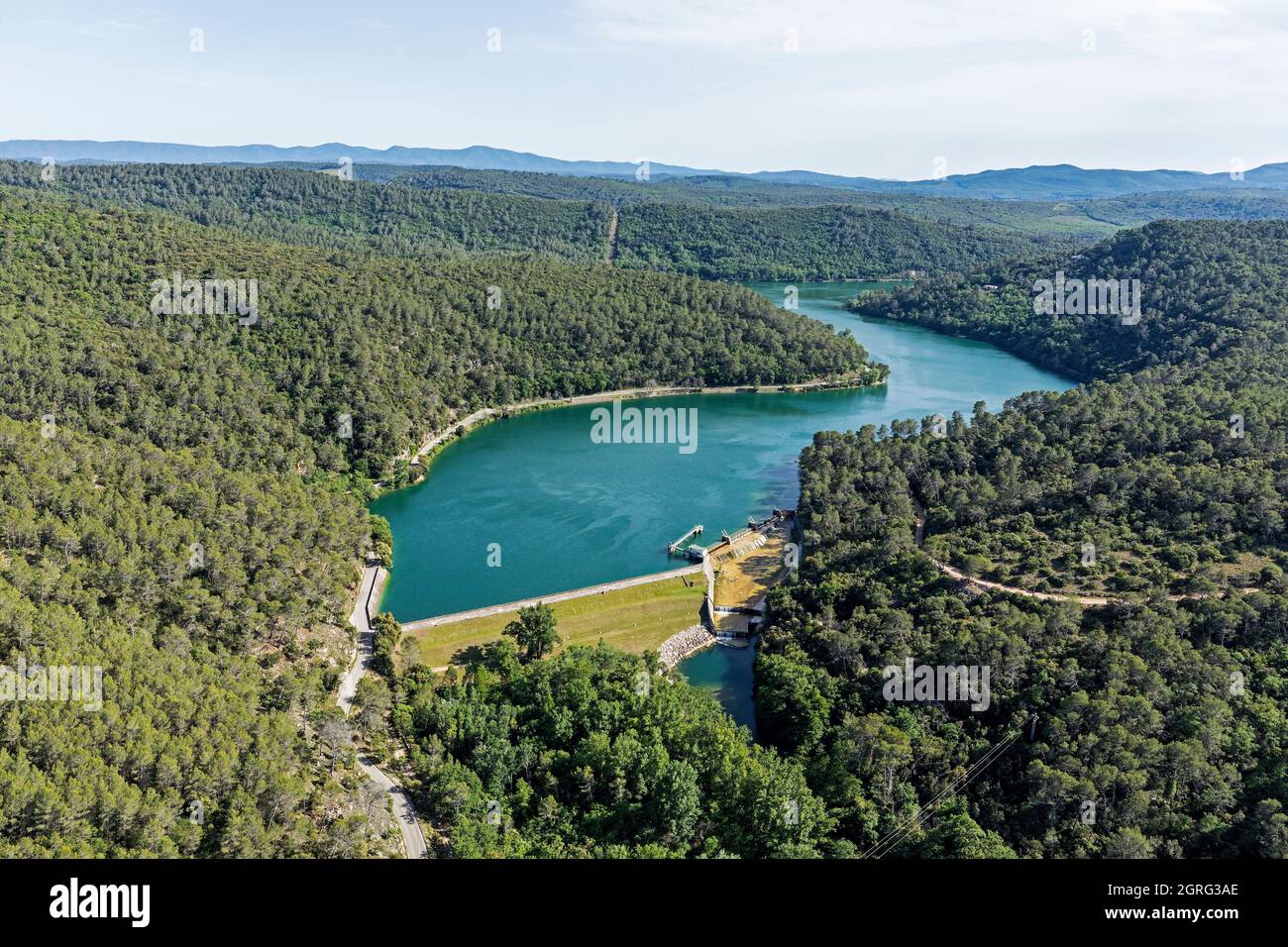 France, Var, Provence verte, Carces, Lac de Carces Sainte Suzanne, le  barrage (vue aérienne Photo Stock - Alamy