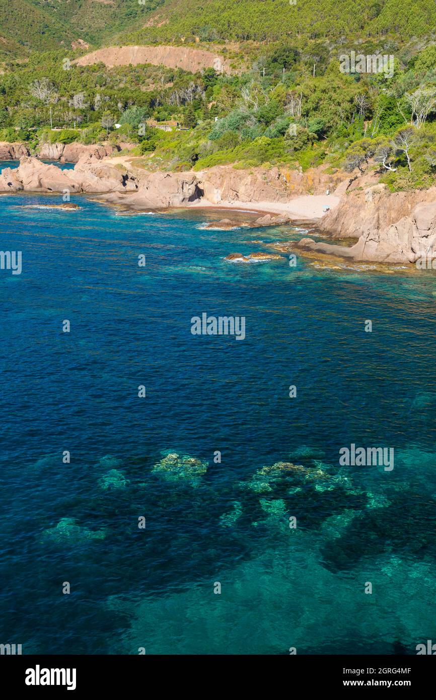 France, Var, Corniche de l'Esterel ou corniche d'Or, Saint Raphaël, le Trayas, plage Maupas Banque D'Images