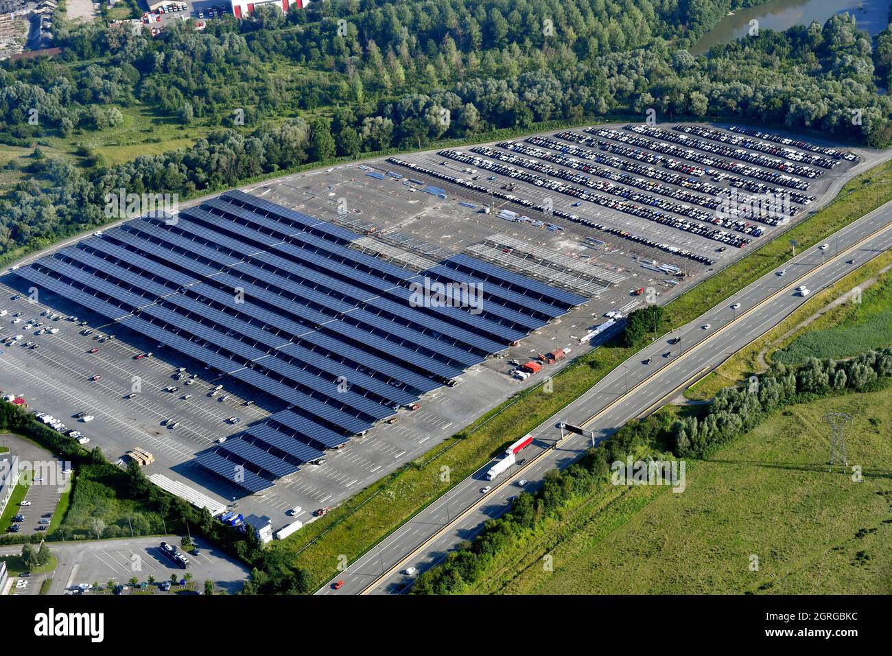 France, Doubs, Sochaux-Montbéliard, parking Peugeot, parc solaire, vue  aérienne Photo Stock - Alamy