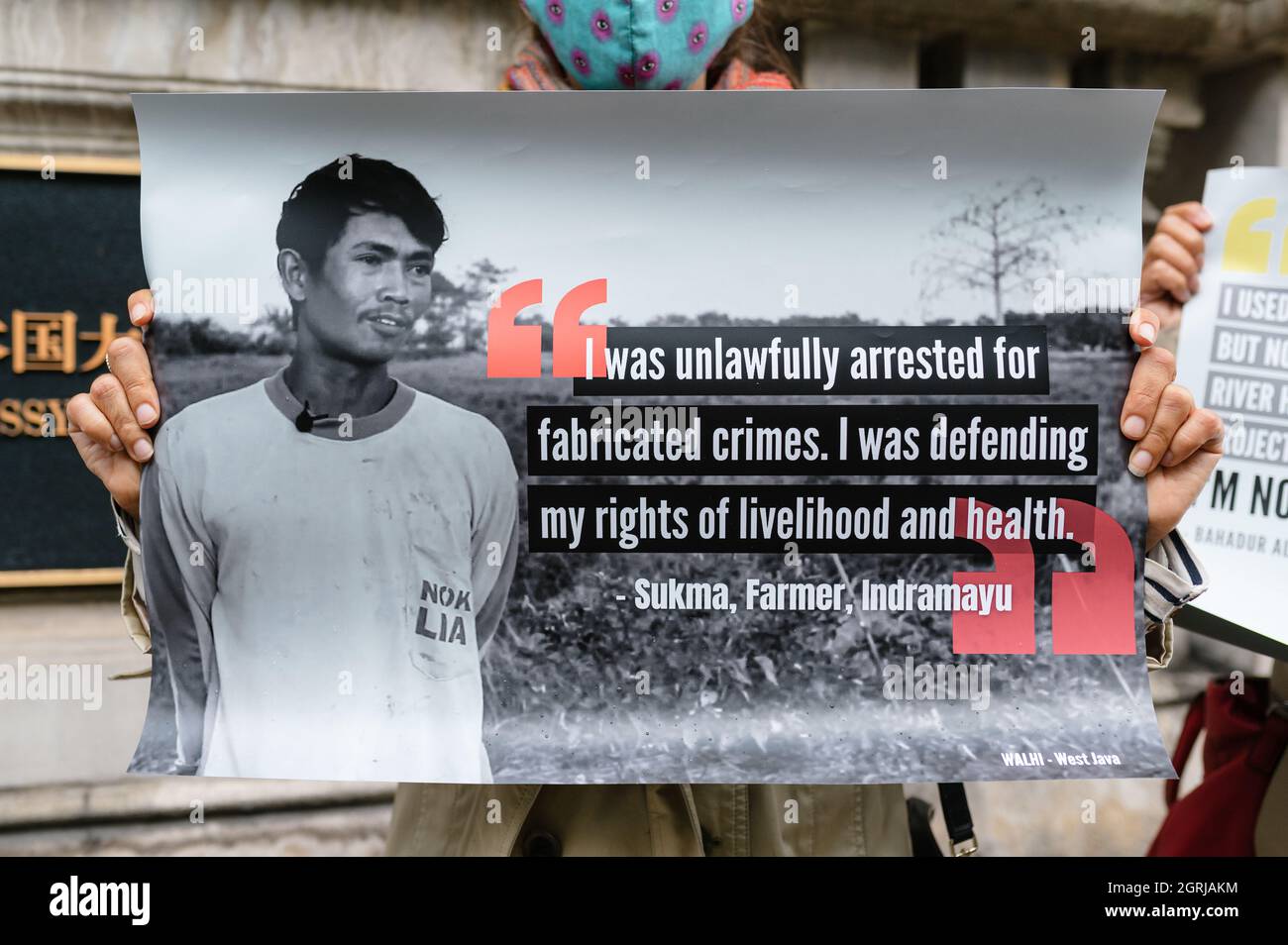 Londres, Royaume-Uni. 1er octobre 2021. Manifestation organisée par les forces du marché devant l'ambassade du Japon à Londres. Les manifestants exigent que le Japon termine la création de projets de combustibles fossiles comme les centrales au charbon d'Indramayu en Indonésie et de Matarbari au Bangladesh. Credit: Andrea Domeniconi/Alay Live News Banque D'Images