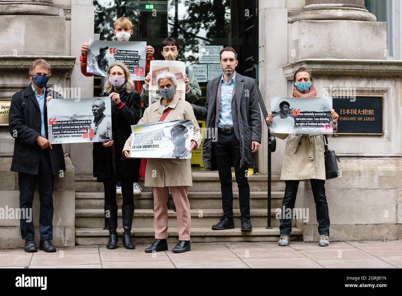 Londres, Royaume-Uni. 1er octobre 2021. Manifestation organisée par les forces du marché devant l'ambassade du Japon à Londres. Les manifestants exigent que le Japon termine la création de projets de combustibles fossiles comme les centrales au charbon d'Indramayu en Indonésie et de Matarbari au Bangladesh. Credit: Andrea Domeniconi/Alay Live News Banque D'Images