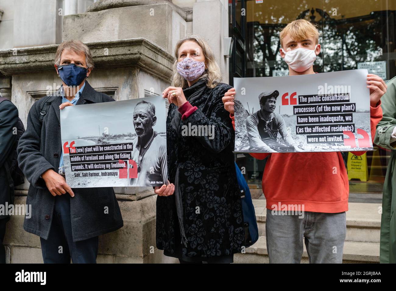 Londres, Royaume-Uni. 1er octobre 2021. Manifestation organisée par les forces du marché devant l'ambassade du Japon à Londres. Les manifestants exigent que le Japon termine la création de projets de combustibles fossiles comme les centrales au charbon d'Indramayu en Indonésie et de Matarbari au Bangladesh. Credit: Andrea Domeniconi/Alay Live News Banque D'Images