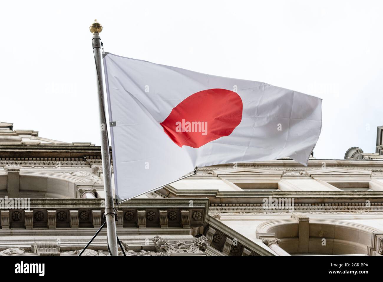 Londres, Royaume-Uni. 1er octobre 2021. Manifestation organisée par les forces du marché devant l'ambassade du Japon à Londres. Les manifestants exigent que le Japon termine la création de projets de combustibles fossiles comme les centrales au charbon d'Indramayu en Indonésie et de Matarbari au Bangladesh. Credit: Andrea Domeniconi/Alay Live News Banque D'Images