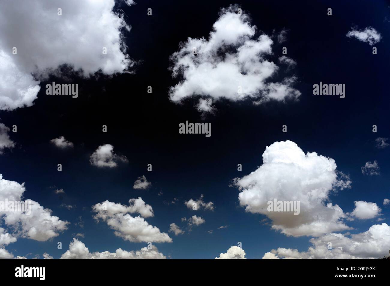 Nuages après la pluie Banque D'Images