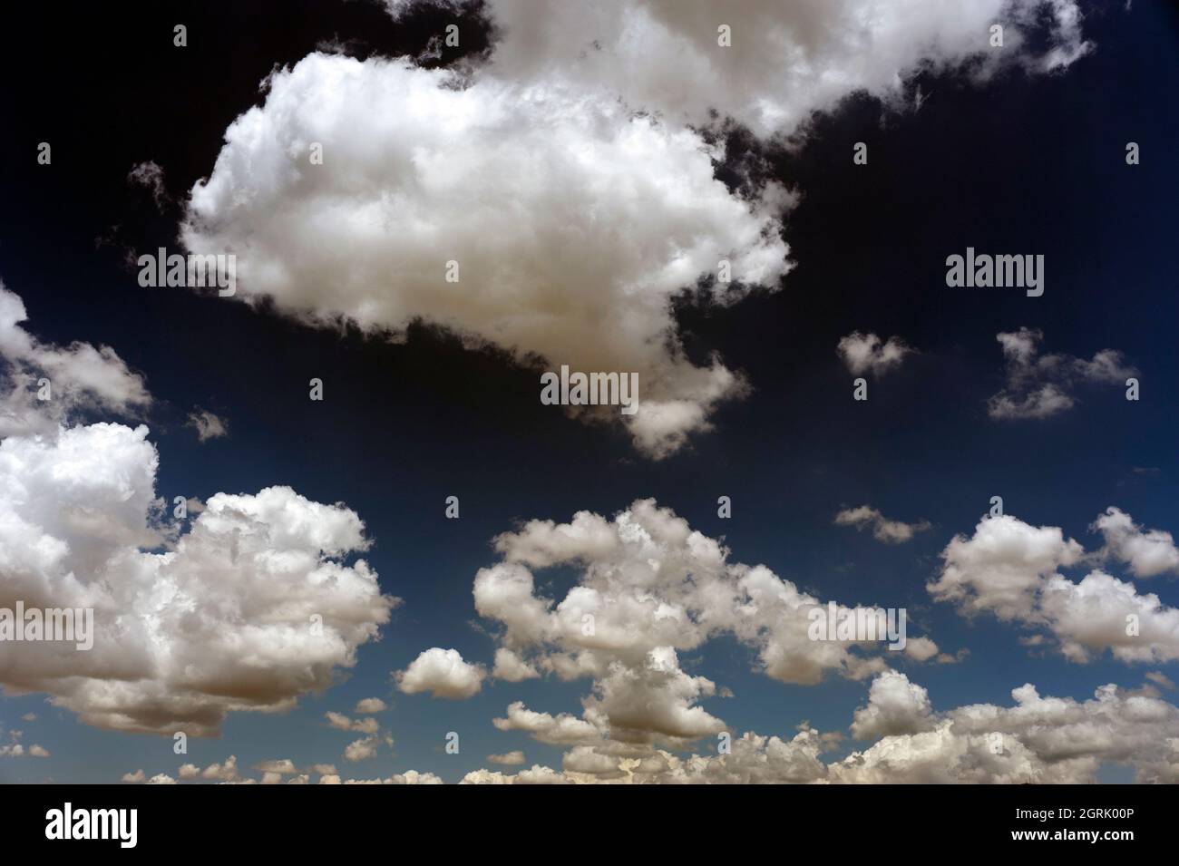 Nuages après la pluie Banque D'Images