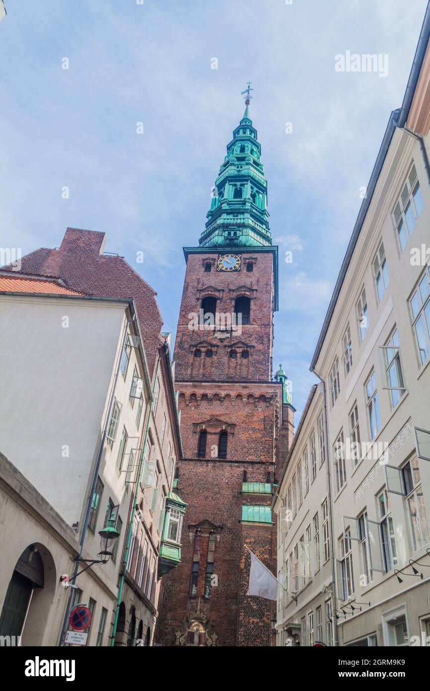 Tour de l'ancienne église Saint-Nicolas à Copenhague, Danemark Banque D'Images