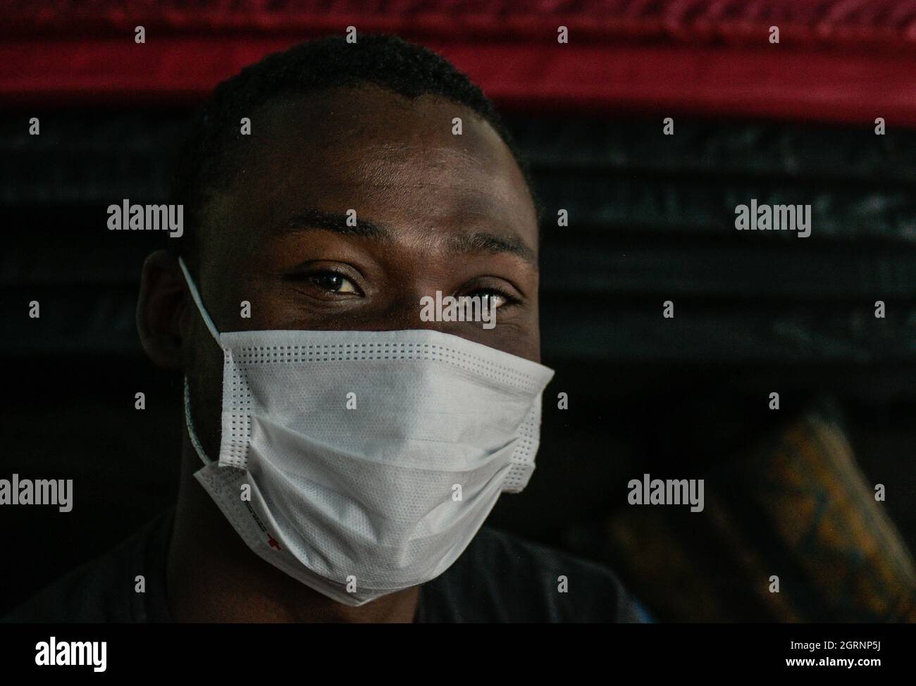 Non exclusif: MEXICO, MEXIQUE - 29 SEPTEMBRE 2021: Portrait d'un migrant haïtien pendant leur séjour à l'auberge Tochan, une fondation qui soutient Banque D'Images