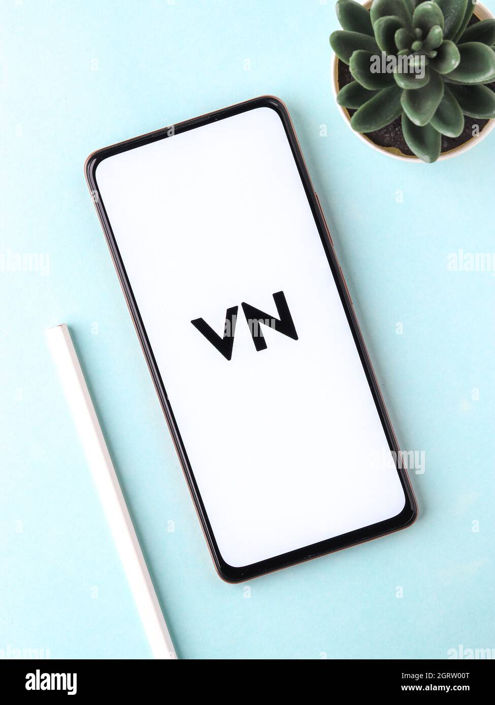 West Bangal, Inde - 28 septembre 2021 : logo VN sur l'image du stock d'écran du téléphone. Banque D'Images