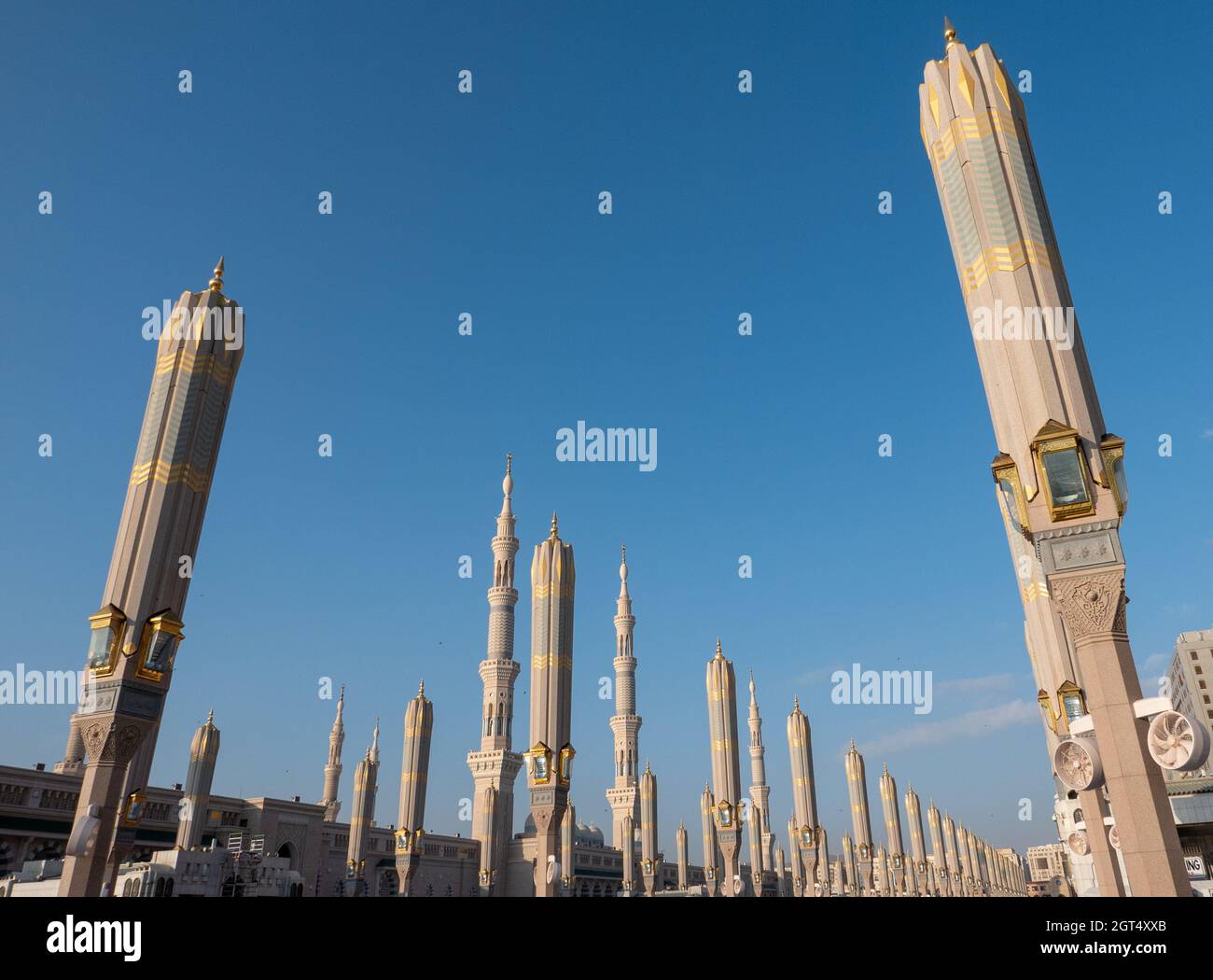 Nabawi non ouvert avec la Mosquée géante de la canopée à Medina, Royaume d