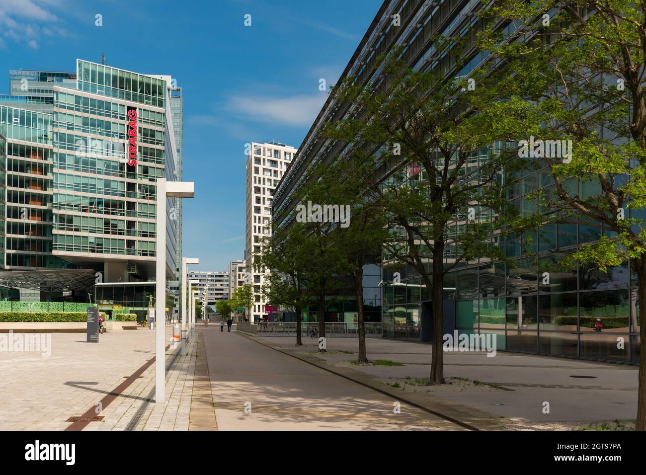 01 juin 2019 Vienne, Autriche - Donaucity, bâtiment du siège STRABAG AG, société immobilière à Tech Gate de Donaustadt. Jour d'été ensoleillé Banque D'Images