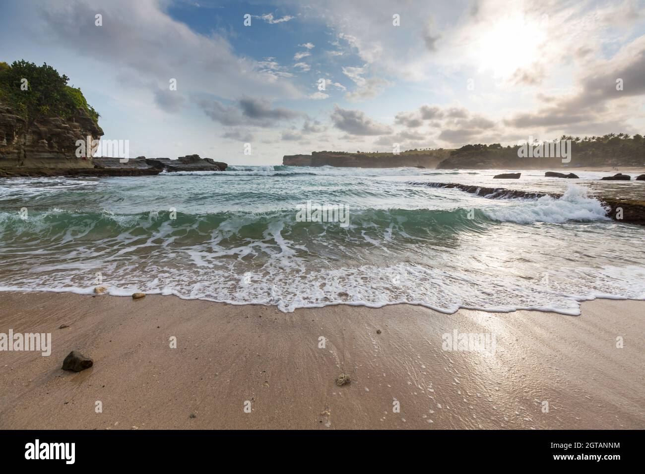 Plage de Klayar sur l'océan Indien, Indonésie Java Banque D'Images