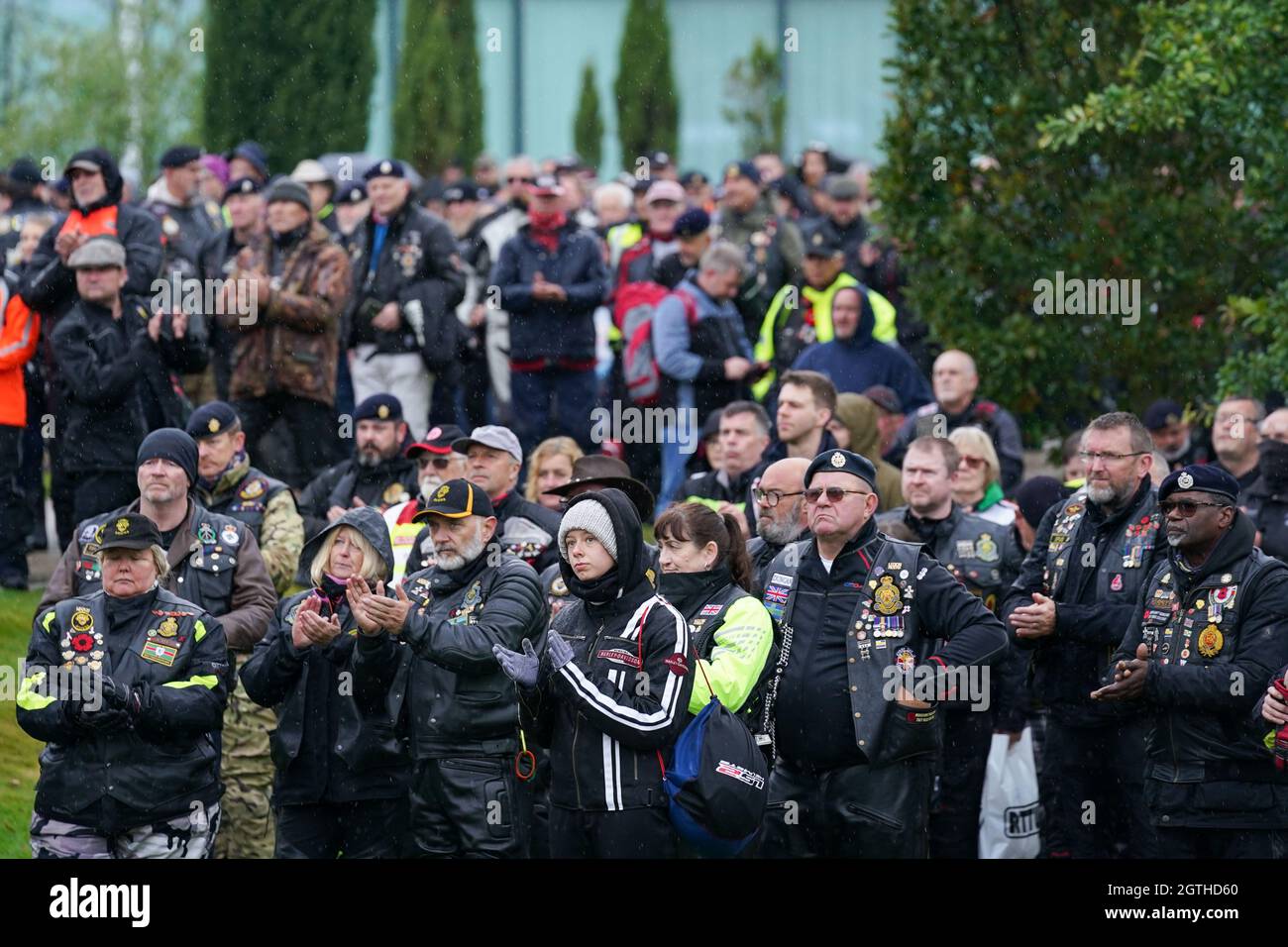 Les motards assistent au Ride to the Wall annuel, pour montrer leur soutien aux forces armées, à l'Arboretum du Mémorial national, Staffordshire. Date de la photo: Samedi 2 octobre 2021. Banque D'Images