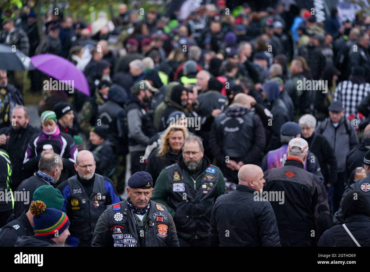 Les motards assistent au Ride to the Wall annuel, pour montrer leur soutien aux forces armées, à l'Arboretum du Mémorial national, Staffordshire. Date de la photo: Samedi 2 octobre 2021. Banque D'Images