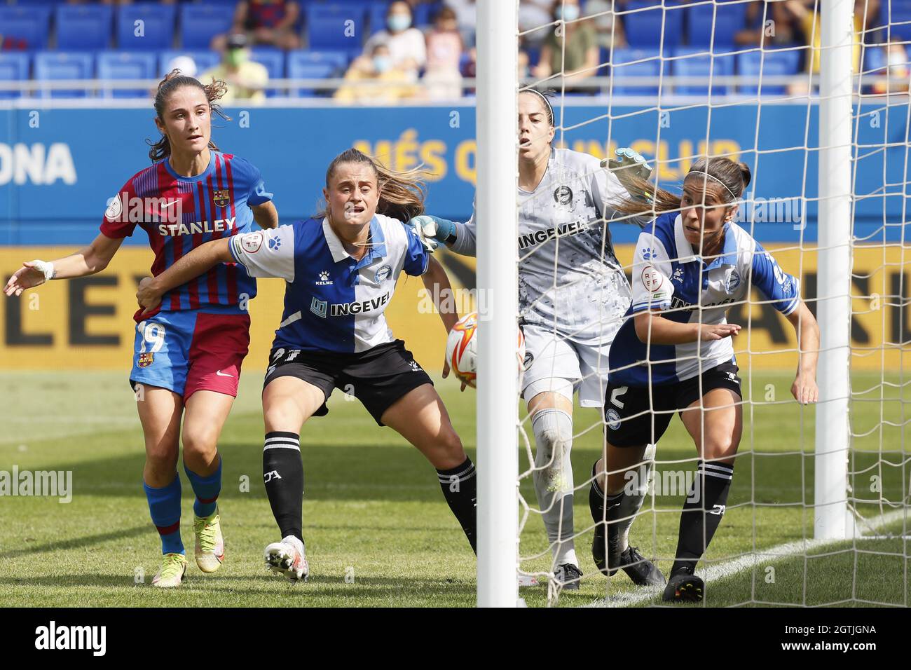 Barcelone, Espagne. 02 octobre 2021. Action du deuxième but pendant, Primera Iberdrola match entre Barcelone et Deportivo Alaves Femenino au stade Johan Cruyff à Barcelone, Espagne. Crédit: SPP Sport presse photo. /Alamy Live News Banque D'Images