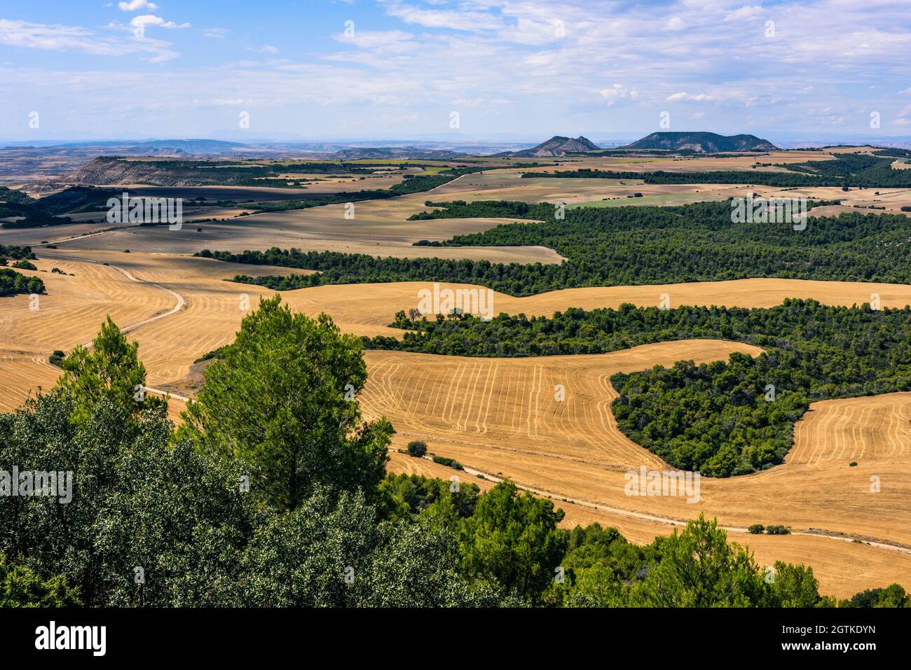 Champs extraits contre le ciel - Plana de la Negra, Arguedas, Espagne Banque D'Images