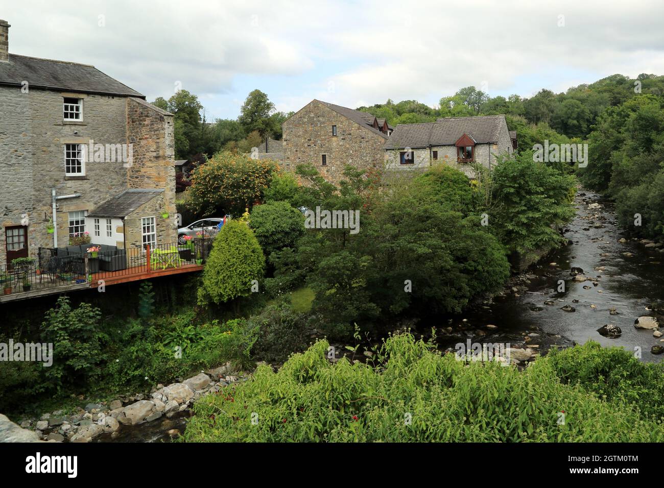 Vue sur la rivière Doe depuis le pont d'Ingleton dans la forêt de Bowland AONB, Lancashire, Angleterre, Royaume-Uni Banque D'Images