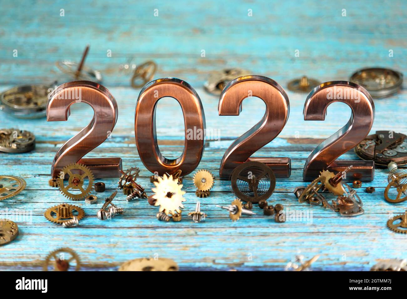 Bonne Année.Le numéro 2022 sur fond bleu. Banque D'Images