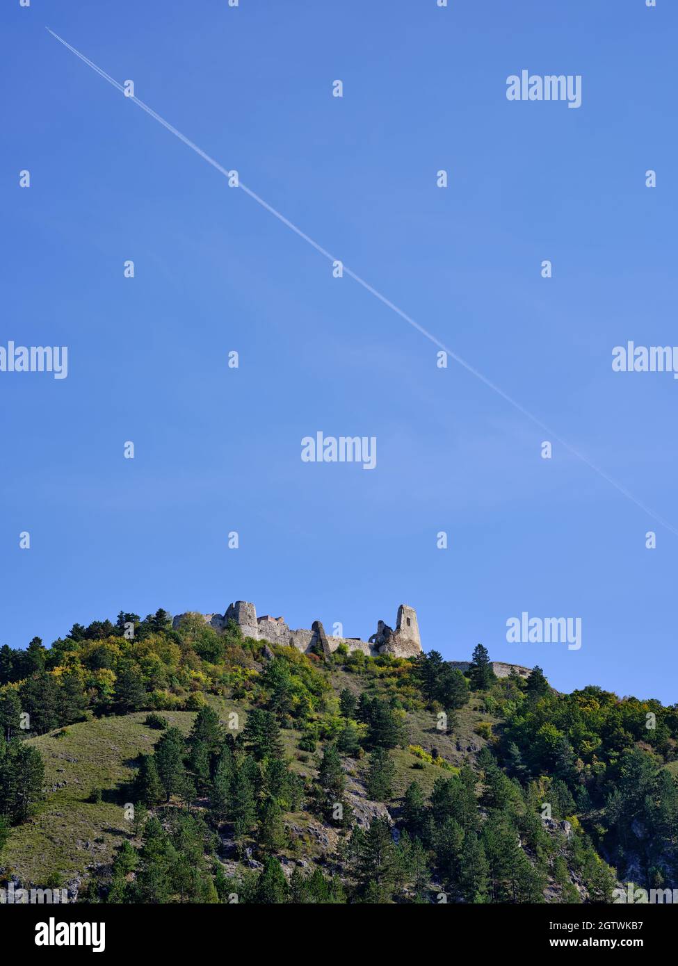 Les ruines du château de Cachtice sur la montagne, Slovaquie Banque D'Images