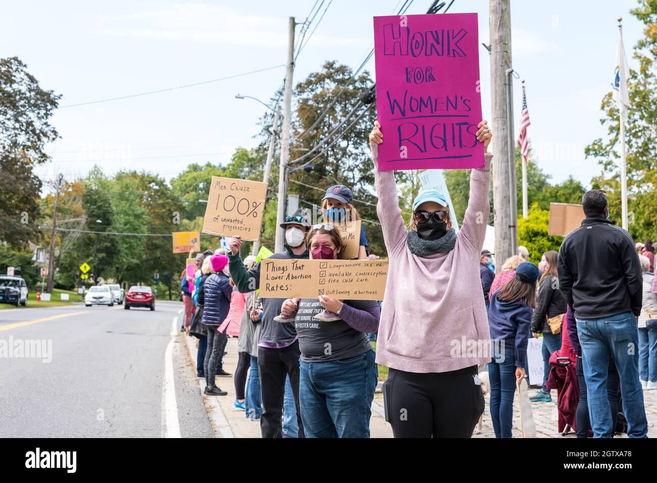 Rassemblement pour la justice en matière d'avortement à l'hôtel de ville. Acton, Massachusetts. 2 octobre 2021. Banque D'Images