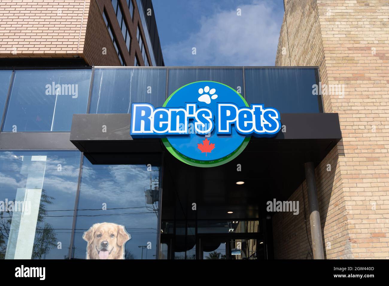 Toronto, Canada - le 2 octobre 2021 : gros plan de l'affiche du magasin Ren's Pets au Liberty Village de Toronto, Canada. Banque D'Images