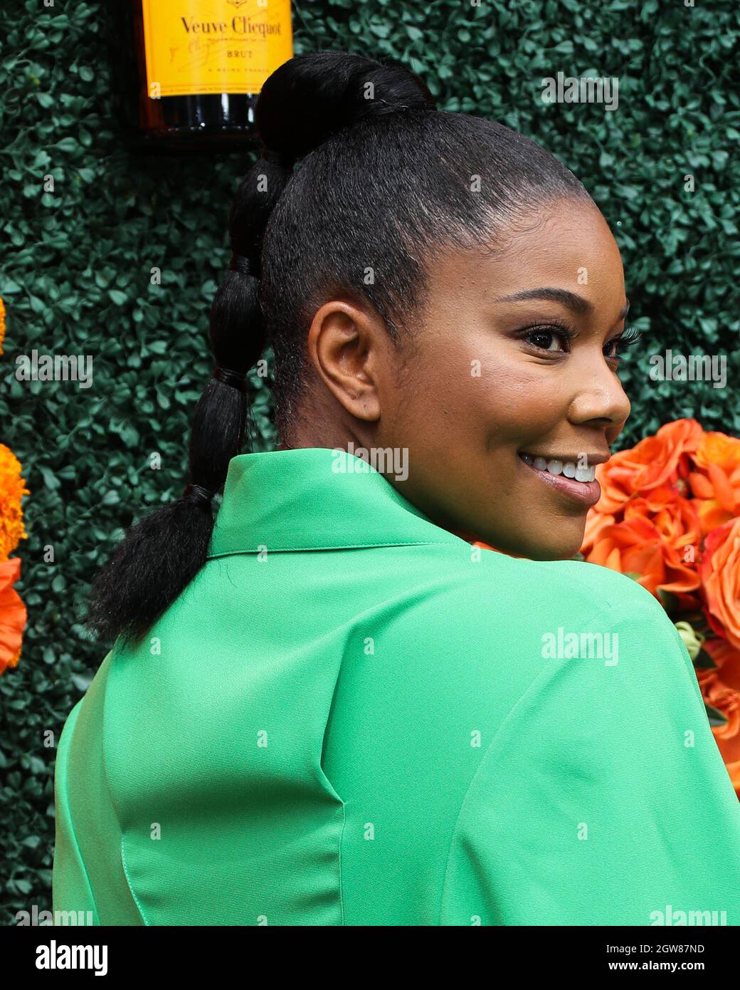 PACIFIC PALISADES, LOS ANGELES, CALIFORNIE, États-Unis - OCTOBRE 02 : l'actrice Gabrielle Union portant une robe Valentino arrive au Veuve Clicquot Polo Classic Los Angeles 2021 qui s'est tenu au parc historique national Will Rogers le 2 octobre 2021 à Pacific Palisades, Los Angeles, Californie, États-Unis. (Photo de Xavier Collin/image Press Agency/Sipa USA) Banque D'Images